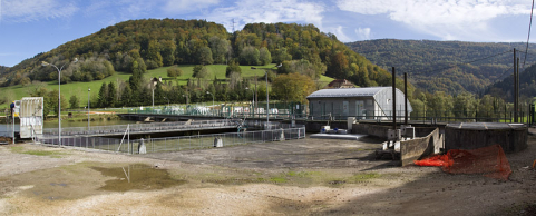 Vue d'ensemble depuis le nord-ouest (amont rive droite). © Région Bourgogne-Franche-Comté, Inventaire du patrimoine Vue d'ensemble depuis le nord-ouest (amont rive droite). © Région Bourgogne-Franche-Comté, Inventaire du patrimoine