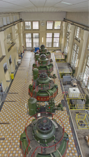 Centrale : vue plongeante sur la salle des machines. © Région Bourgogne-Franche-Comté, Inventaire du patrimoine Centrale : vue plongeante sur la salle des machines. © Région Bourgogne-Franche-Comté, Inventaire du patrimoine