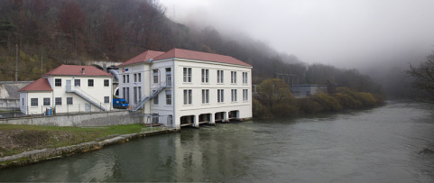 Vue d'ensemble depuis le sud-ouest (aval rive gauche). © Région Bourgogne-Franche-Comté, Inventaire du patrimoine Vue d'ensemble depuis le sud-ouest (aval rive gauche). © Région Bourgogne-Franche-Comté, Inventaire du patrimoine