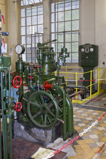 Centrale : régulateur de vitesse du groupe n° 4. © Région Bourgogne-Franche-Comté, Inventaire du patrimoine Centrale : régulateur de vitesse du groupe n° 4. © Région Bourgogne-Franche-Comté, Inventaire du patrimoine
