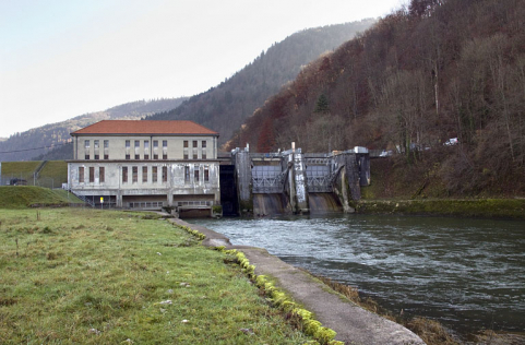 Vue d'ensemble depuis le nord-ouest (aval rive droite). © Région Bourgogne-Franche-Comté, Inventaire du patrimoine Vue d'ensemble depuis le nord-ouest (aval rive droite). © Région Bourgogne-Franche-Comté, Inventaire du patrimoine
