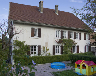 Logement patronal : façade latérale droite (les fenêtres rapprochées signalent l'emplacement de l'ancien atelier). © Région Bourgogne-Franche-Comté, Inventaire du patrimoine