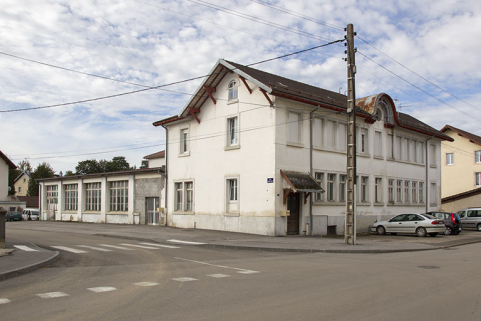 Vue d'ensemble, depuis le nord-est (façades antérieure et latérale gauche). © Région Bourgogne-Franche-Comté, Inventaire du patrimoine Vue d'ensemble, depuis le nord-est (façades antérieure et latérale gauche). © Région Bourgogne-Franche-Comté, Inventaire du patrimoine