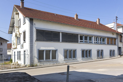 Usine, 1er corps de bâtiment : façade antérieure. © Région Bourgogne-Franche-Comté, Inventaire du patrimoine Usine, 1er corps de bâtiment : façade antérieure. © Région Bourgogne-Franche-Comté, Inventaire du patrimoine