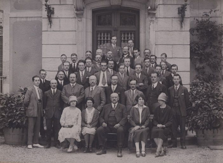 Ecole nationale d'Optique de Morez. Participants à la semaine de l'Enseignement de l'Optique 1927. © Région Bourgogne-Franche-Comté, Inventaire du patrimoine Ecole nationale d'Optique de Morez. Participants à la semaine de l'Enseignement de l'Optique 1927. © Région Bourgogne-Franche-Comté, Inventaire du patrimoine