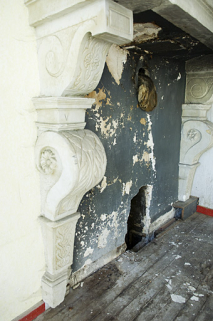 Intérieur : la cheminée du réfectoire, détail d'un jambage. © Région Bourgogne-Franche-Comté, Inventaire du patrimoine