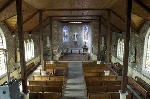 Intérieur : la nef et le choeur depuis la tribune. © Région Bourgogne-Franche-Comté, Inventaire du patrimoine Intérieur : la nef et le choeur depuis la tribune. © Région Bourgogne-Franche-Comté, Inventaire du patrimoine