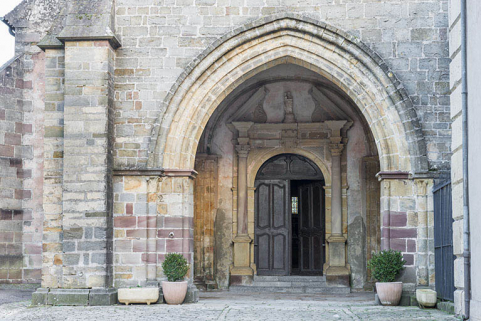 Vue rapprochée du porche. © Région Bourgogne-Franche-Comté, Inventaire du patrimoine Vue rapprochée du porche. © Région Bourgogne-Franche-Comté, Inventaire du patrimoine