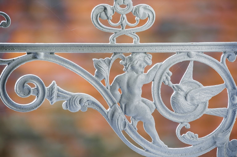 Revers du motif latéral. © Région Bourgogne-Franche-Comté, Inventaire du patrimoine Revers du motif latéral. © Région Bourgogne-Franche-Comté, Inventaire du patrimoine