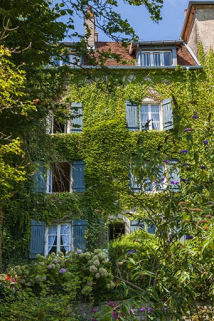 Façade postérieure, côté canal du Moulin. © Région Bourgogne-Franche-Comté, Inventaire du patrimoine Façade postérieure, côté canal du Moulin. © Région Bourgogne-Franche-Comté, Inventaire du patrimoine