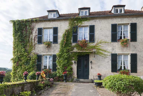 Façade antérieure sur cour. © Région Bourgogne-Franche-Comté, Inventaire du patrimoine Façade antérieure sur cour. © Région Bourgogne-Franche-Comté, Inventaire du patrimoine