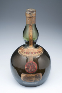 Bouteille de liqueur de l'abbaye. © Région Bourgogne-Franche-Comté, Inventaire du patrimoine