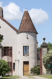 Façade antérieure et tour nord. © Région Bourgogne-Franche-Comté, Inventaire du patrimoine Façade antérieure et tour nord. © Région Bourgogne-Franche-Comté, Inventaire du patrimoine