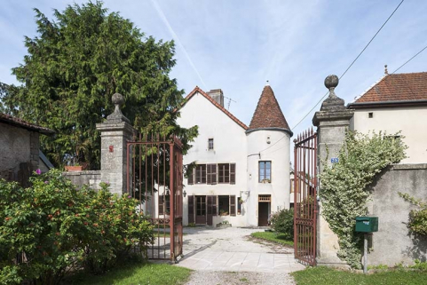 Vue rapprochée depuis la Grande Rue. © Région Bourgogne-Franche-Comté, Inventaire du patrimoine Vue rapprochée depuis la Grande Rue. © Région Bourgogne-Franche-Comté, Inventaire du patrimoine