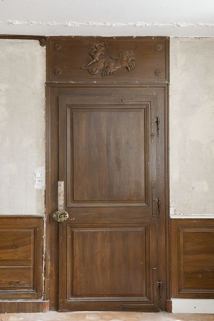 La salle à manger, vue générale de la porte ouvrant sur le vestibule. © Région Bourgogne-Franche-Comté, Inventaire du patrimoine La salle à manger, vue générale de la porte ouvrant sur le vestibule. © Région Bourgogne-Franche-Comté, Inventaire du patrimoine