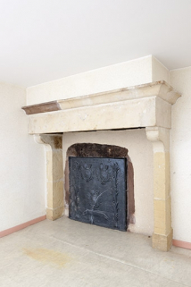 La cheminée de la cuisine. © Région Bourgogne-Franche-Comté, Inventaire du patrimoine La cheminée de la cuisine. © Région Bourgogne-Franche-Comté, Inventaire du patrimoine