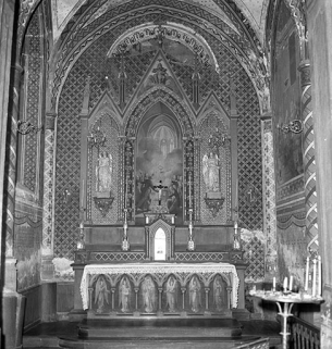 Chapelle du Miracle [des Saintes-Hosties : le maître-autel et son retable], s.d. [avant 1975]. © Région Bourgogne-Franche-Comté, Inventaire du patrimoine