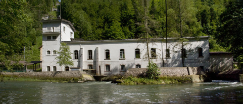 Centrale de la Goule : façade côté Doubs. © Région Bourgogne-Franche-Comté, Inventaire du patrimoine Centrale de la Goule : façade côté Doubs. © Région Bourgogne-Franche-Comté, Inventaire du patrimoine