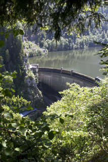Barrage du Châtelot : vue plongeante depuis la rive gauche. © Région Bourgogne-Franche-Comté, Inventaire du patrimoine Barrage du Châtelot : vue plongeante depuis la rive gauche. © Région Bourgogne-Franche-Comté, Inventaire du patrimoine