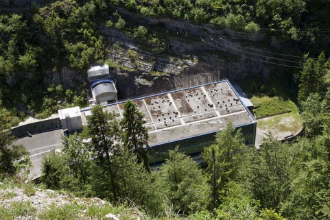 Centrale du Châtelot : vue plongeante sur la centrale. © Région Bourgogne-Franche-Comté, Inventaire du patrimoine Centrale du Châtelot : vue plongeante sur la centrale. © Région Bourgogne-Franche-Comté, Inventaire du patrimoine