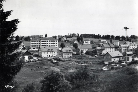 Charquemont (Doubs). Quartier de la Gare et les Cités, entre 1951 et 1958 © Région Bourgogne-Franche-Comté, Inventaire du patrimoine Charquemont (Doubs). Quartier de la Gare et les Cités, entre 1951 et 1958 © Région Bourgogne-Franche-Comté, Inventaire du patrimoine