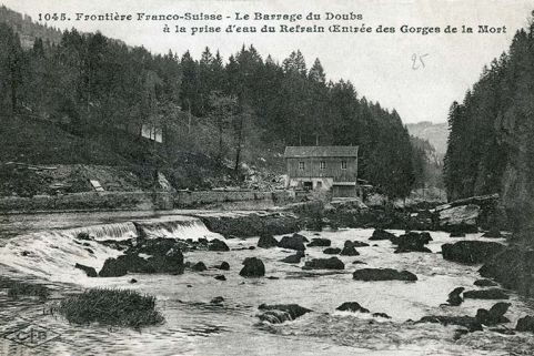 1045. Frontière Franco-Suisse - Le Barrage du Doubs à la prise d'eau du Refrain (Entrée des Gorges de la Mort), carte postale, s.d. [décennies 1910-1920]. © Région Bourgogne-Franche-Comté, Inventaire du patrimoine