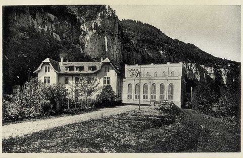 25 Le Doubs pittoresque. Usine électrique du Refrain [logements et centrale, depuis le sud], carte postale, s.d. [milieu 20e siècle] © Région Bourgogne-Franche-Comté, Inventaire du patrimoine