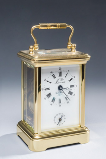 Pendulette d'officier l’Epée. Vue de trois quarts. © Région Bourgogne-Franche-Comté, Inventaire du patrimoine