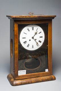 Pendulette Japy. © Région Bourgogne-Franche-Comté, Inventaire du patrimoine Pendulette Japy. © Région Bourgogne-Franche-Comté, Inventaire du patrimoine