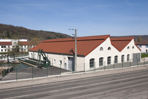 La centrale hydroélectrique vue de trois quarts. © Région Bourgogne-Franche-Comté, Inventaire du patrimoine