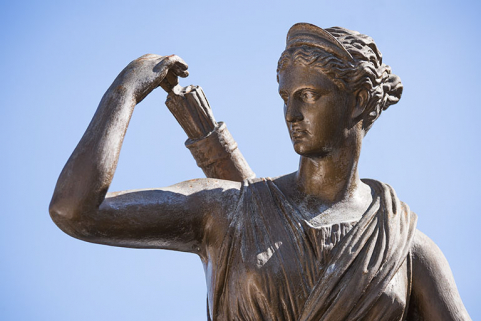 Statue en fonte de Diane. Détail de la partie supérieure. © Région Bourgogne-Franche-Comté, Inventaire du patrimoine