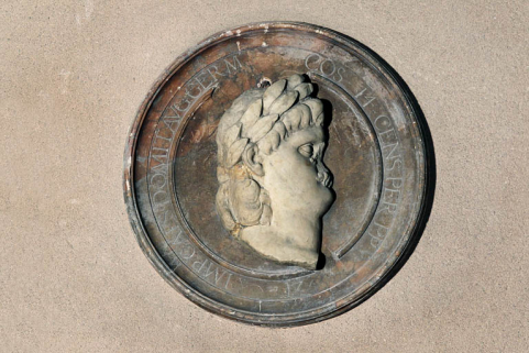 bas-relief © Région Bourgogne-Franche-Comté, Inventaire du patrimoine bas-relief © Région Bourgogne-Franche-Comté, Inventaire du patrimoine