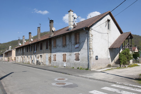 Alignement des façades des casernes (côté impair). © Région Bourgogne-Franche-Comté, Inventaire du patrimoine