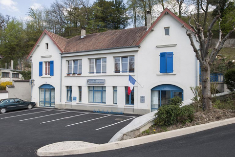 Dépendances (remises et écuries). Vue de trois quarts. © Région Bourgogne-Franche-Comté, Inventaire du patrimoine