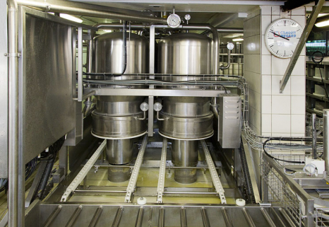 Fabrication du comté : installation de soutirage (face avant). © Région Bourgogne-Franche-Comté, Inventaire du patrimoine