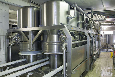 Fabrication du comté : installation de soutirage (face arrière). © Région Bourgogne-Franche-Comté, Inventaire du patrimoine