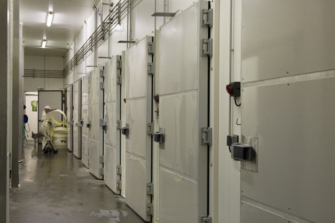 Fabrication du comté : couloir desservant les caves d'affinage. © Région Bourgogne-Franche-Comté, Inventaire du patrimoine