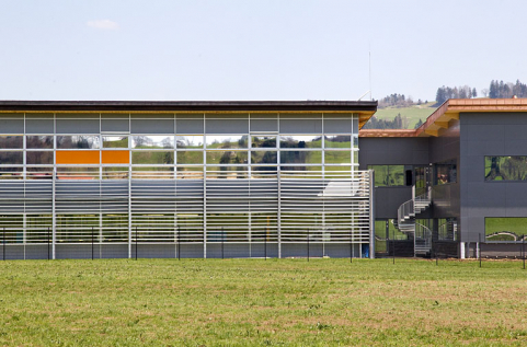 Une usine du 21e siècle (2002, Sexer Loyrette Architecture) : usine de balanciers-spiraux Frésard Composants (4 rue Pierre Frésard). © Région Bourgogne-Franche-Comté, Inventaire du patrimoine Une usine du 21e siècle (2002, Sexer Loyrette Architecture) : usine de balanciers-spiraux Frésard Composants (4 rue Pierre Frésard). © Région Bourgogne-Franche-Comté, Inventaire du patrimoine