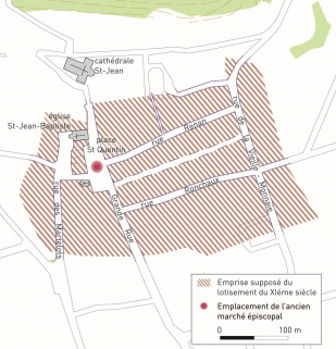 Place Victor Hugo : emprise supposée du lotissement du XIe siècle autour de l'ancien marché épiscopal. D'après G. Chouquer, "Revue archéologique de l'Est et du Centre-Est", 1994. © Région Bourgogne-Franche-Comté, Inventaire du Patrimoine