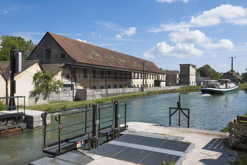 Atelier de tissage depuis l'écluse. © Région Bourgogne-Franche-Comté, Inventaire du patrimoine
