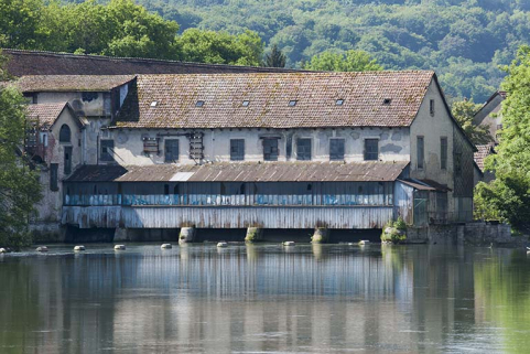 Vue rapprochée du bâtiment d'eau (centrale hydroélectrique). © Région Bourgogne-Franche-Comté, Inventaire du patrimoine