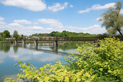 La passerelle vue depuis la rive gauche. © Région Bourgogne-Franche-Comté, Inventaire du patrimoine