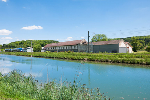 Vue d'ensemble depuis le sud-ouest. © Région Bourgogne-Franche-Comté, Inventaire du patrimoine