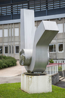 Vue rapprochée de l'œuvre d'Edgard Pillet. © Région Bourgogne-Franche-Comté, Inventaire du patrimoine