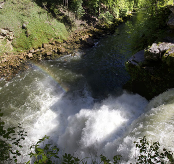 Le Saut du Doubs : vue plongeante sur la chute. © Région Bourgogne-Franche-Comté, Inventaire du patrimoine Le Saut du Doubs : vue plongeante sur la chute. © Région Bourgogne-Franche-Comté, Inventaire du patrimoine