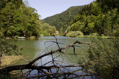 La Rasse (commune de Fournet-Blancheroche) : le Doubs vu de l'amont. © Région Bourgogne-Franche-Comté, Inventaire du patrimoine La Rasse (commune de Fournet-Blancheroche) : le Doubs vu de l'amont. © Région Bourgogne-Franche-Comté, Inventaire du patrimoine