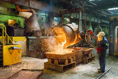 Coulée d'une poche (lingotage). © Région Bourgogne-Franche-Comté, Inventaire du patrimoine