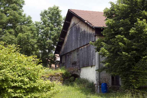 Logement d'ouvriers : façade postérieure et pont de grange. © Région Bourgogne-Franche-Comté, Inventaire du patrimoine