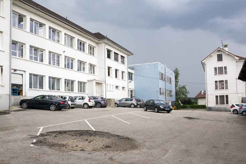 Ateliers vus de la cour (de gauche à droite, bâtiments de 1952, 1970-1971 et 1948). © Région Bourgogne-Franche-Comté, Inventaire du patrimoine