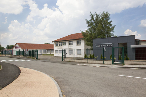 Vue d'ensemble, depuis l'est. © Région Bourgogne-Franche-Comté, Inventaire du patrimoine Vue d'ensemble, depuis l'est. © Région Bourgogne-Franche-Comté, Inventaire du patrimoine